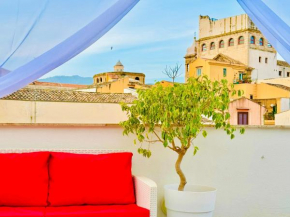 Meetup on The Terrace View With private parking